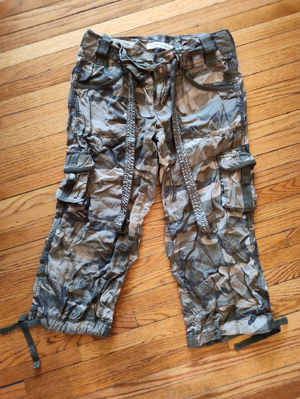 Aeropostale Olive and Khaki Camo Cargo Capris